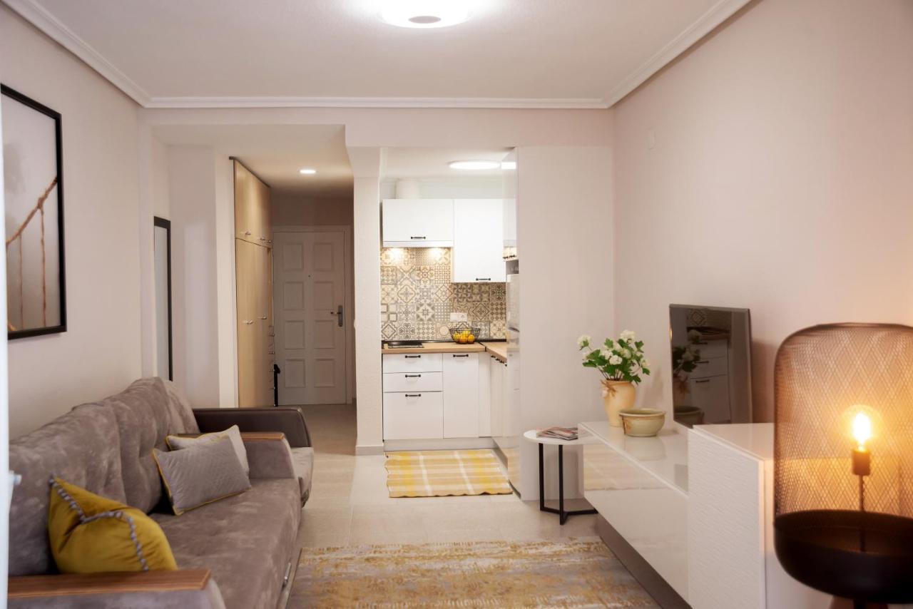 Holiday Studio Jardin Playa Torrevieja Kültér fotó