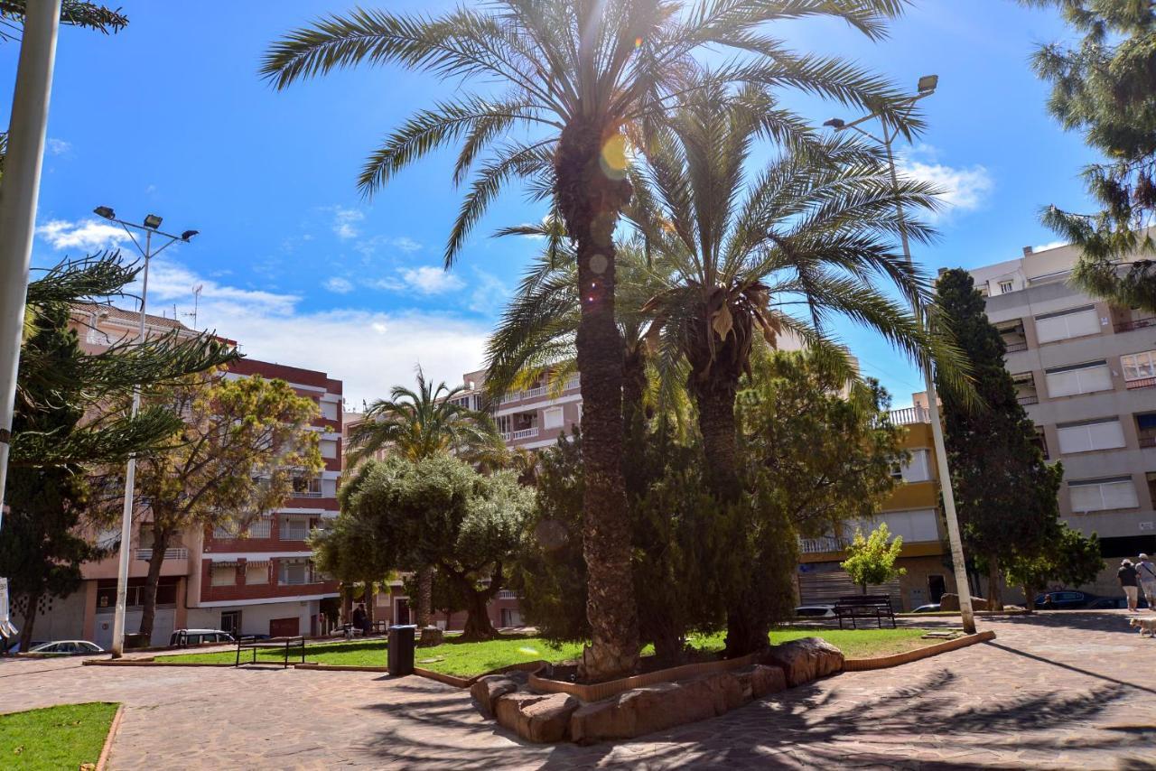 Holiday Studio Jardin Playa Torrevieja Kültér fotó